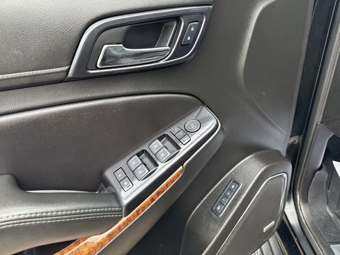 Used 2018 Chevrolet Suburban Premier image 29