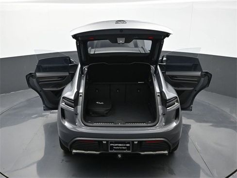 New 2025 Porsche Macan Turbo Electric image 33