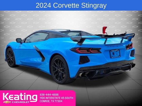 Used 2024 Chevrolet Corvette Stingray Premium Conv w/ Z51 Performance Package RWD image 2