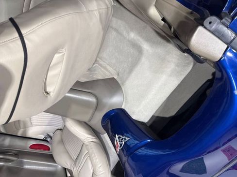 Used 2004 Chevrolet Corvette Convertible w/ Preferred Equipment Group RWD image 90