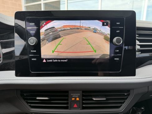 Used 2025 Volkswagen Jetta SEL FWD image 19