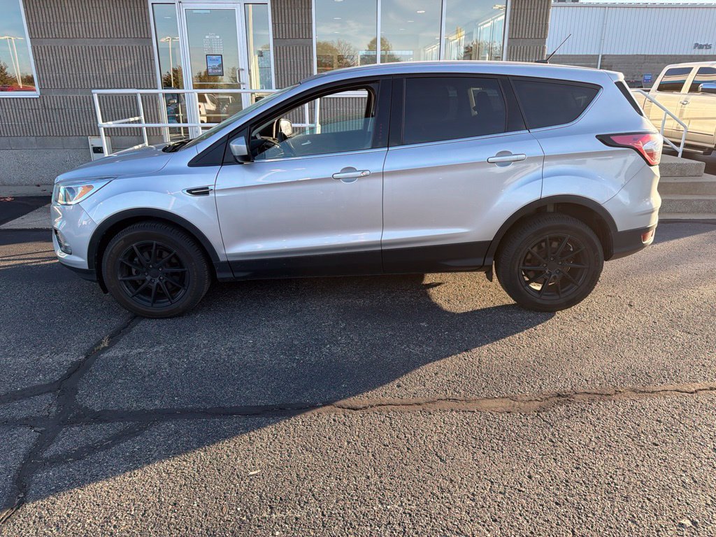 Used 2017 Ford Escape SE FWD image 5