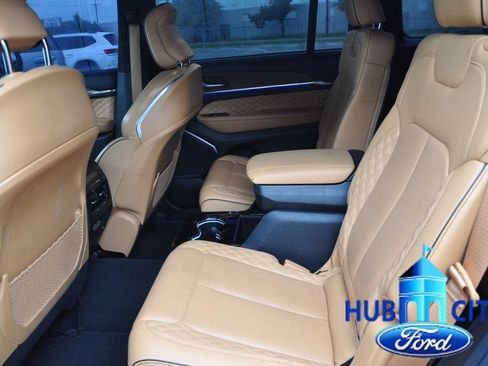 Used 2023 Jeep Grand Cherokee L Summit w/ Advanced Protech Group IV AWD/4WD image 12