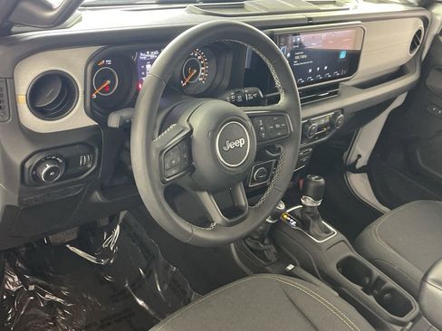 Used 2025 Jeep Wrangler Unlimited Sport AWD/4WD image 10