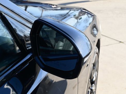 Used 2023 BMW 760i xDrive w/ Executive Package image 13