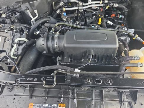 Used 2024 Ford Explorer XLT w/ Equipment Group 202A RWD image 13