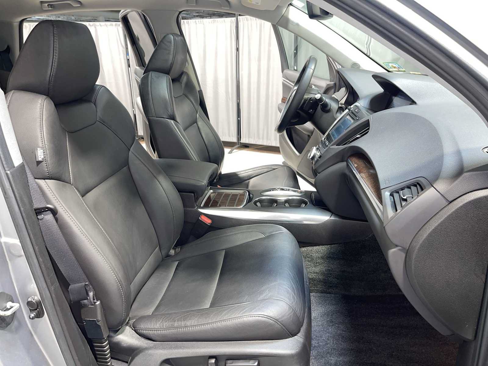 Used 2018 Acura MDX SH-AWD image 14