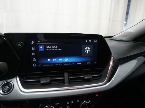 Used 2024 Chevrolet Trax LT w/ Driver Confidence Package FWD image 6