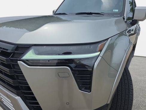 Used 2025 Lexus GX 550 w/ Cold Area Package AWD/4WD image 30