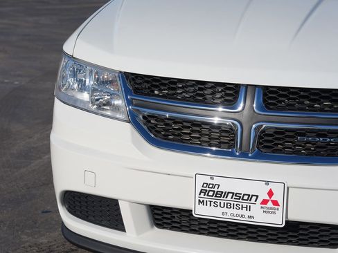 Used 2017 Dodge Journey SE w/ Safe & Sound Group image 9