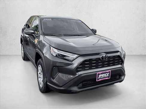 Used 2024 Toyota RAV4 LE AWD/4WD image 3