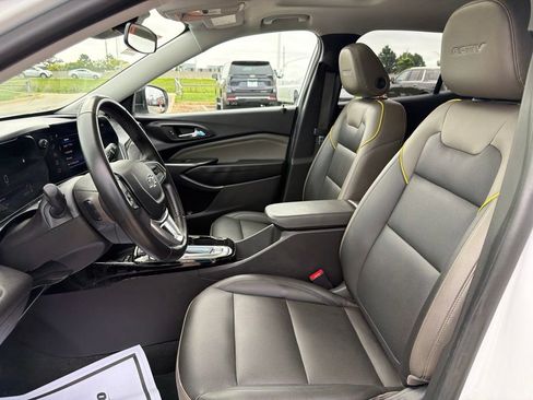 Used 2024 Chevrolet Trax ACTIV w/ Sunroof Package FWD image 18