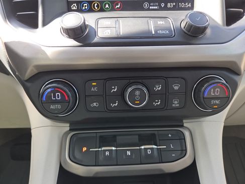 Used 2021 GMC Acadia Denali w/ Denali Technology Package FWD image 13