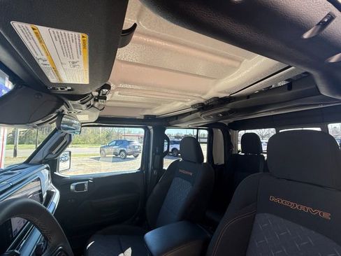 Used 2026 Jeep Gladiator Mojave image 16