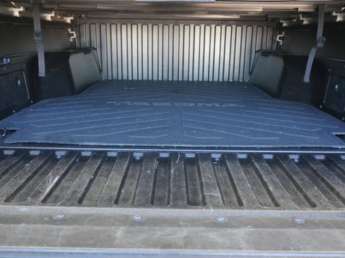 Used 2017 Toyota Tacoma TRD Off-Road w/ Tow Package (A/T) image 24