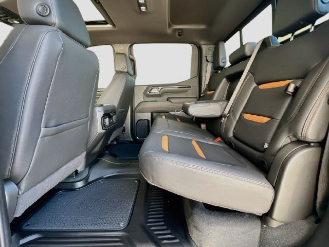 New 2026 GMC Sierra 1500 AT4 w/ AT4 Premium Package AWD/4WD image 17