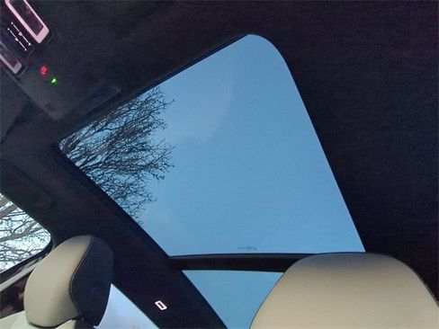 New 2026 Volkswagen Tiguan SE R-Line image 10