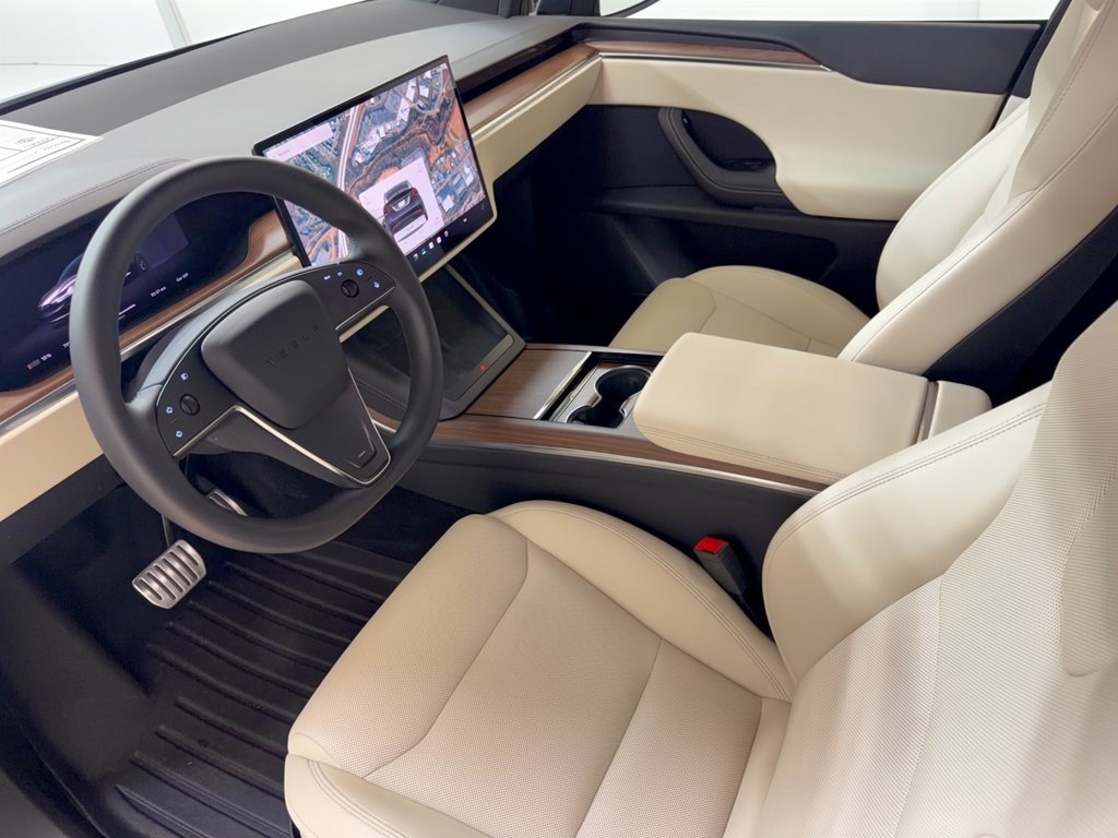 Used 2023 Tesla Model X AWD/4WD image 4