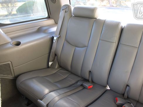 Used 2005 Cadillac Escalade AWD image 29