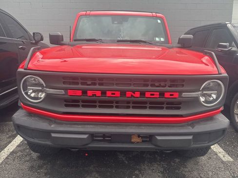 Used 2023 Ford Bronco 4-Door image 2