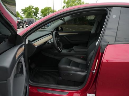 Used 2024 Tesla Model Y Long Range AWD/4WD image 14