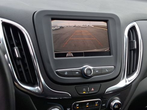 Used 2022 Chevrolet Equinox LT image 17