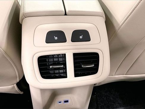 Used 2023 Buick Envision Avenir image 30