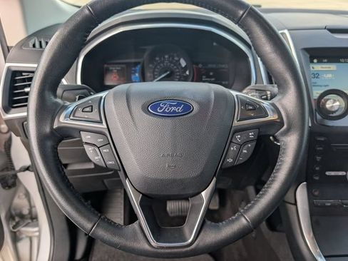 Used 2017 Ford Edge Titanium FWD image 12
