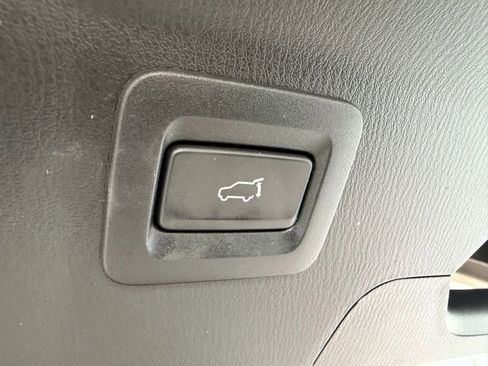 Used 2019 MAZDA CX-9 Touring image 25