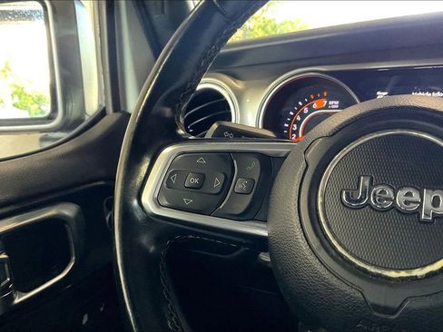 Used 2020 Jeep Wrangler Unlimited Sahara AWD/4WD image 8