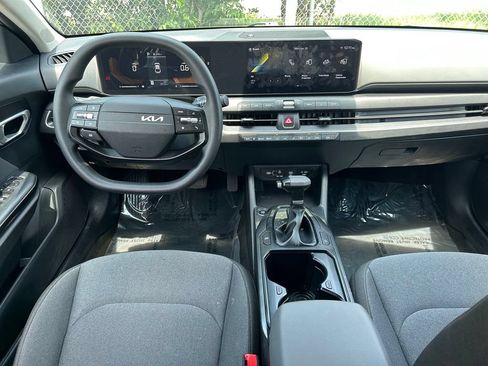 Used 2025 Kia K4 FWD image 15
