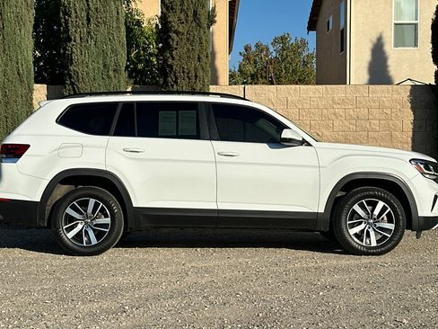 Certified 2021 Volkswagen Atlas SE image 3