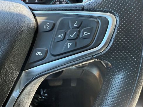 Used 2021 Chevrolet Equinox LS FWD image 15