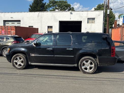 Used 2013 Chevrolet Suburban LTZ AWD/4WD image 5