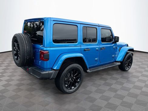 Used 2022 Jeep Wrangler Unlimited Sahara w/ Cold Weather Group AWD/4WD image 6