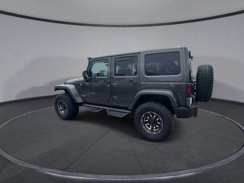 Used 2017 Jeep Wrangler Unlimited Rubicon w/ Cold Weather Group AWD/4WD image 6