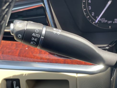 Used 2017 Cadillac XT5 Premium Luxury w/ Driver Assist Package AWD/4WD image 17