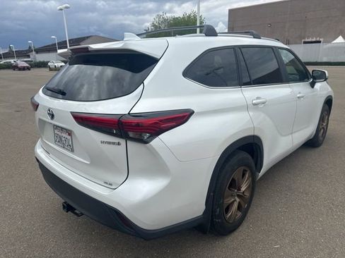 Used 2023 Toyota Highlander Bronze Edition image 8