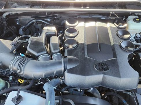 Certified 2018 Toyota 4Runner SR5 image 20