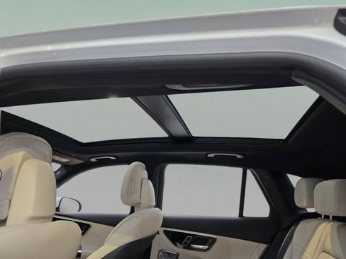 Used 2024 Mercedes-Benz GLC 300 image 18