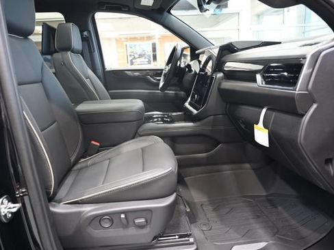 New 2026 GMC Yukon XL Elevation w/ Elevation Premium Package AWD/4WD image 10