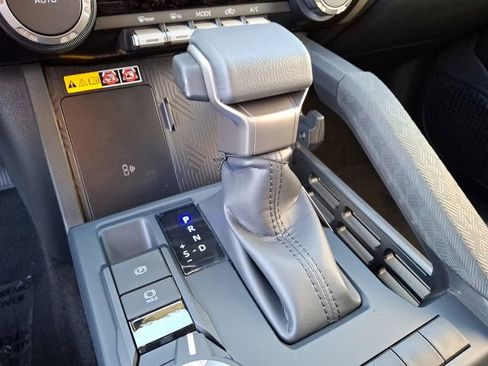 Certified 2024 Toyota Tacoma SR5 AWD/4WD image 12