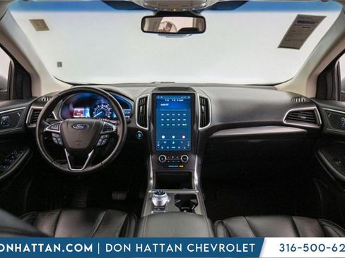 Used 2022 Ford Edge Titanium image 3