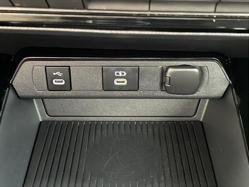 Used 2024 Toyota Prius LE image 43