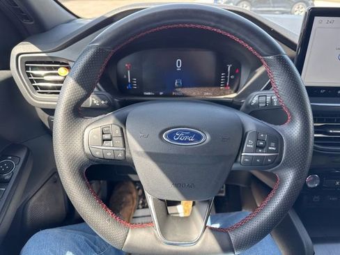 Used 2024 Ford Escape ST-Line w/ Tech Pack #1 AWD/4WD image 15