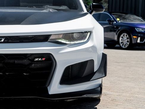 Used 2021 Chevrolet Camaro ZL1 RWD image 9