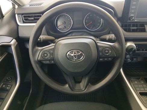 Used 2022 Toyota RAV4 LE image 21