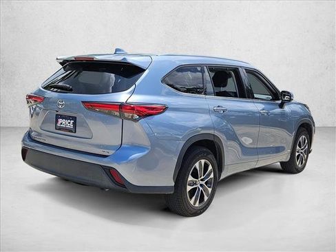 Used 2020 Toyota Highlander XLE FWD image 5