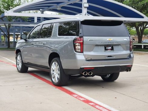 Used 2024 Chevrolet Suburban High Country w/ Premium Package AWD/4WD image 3