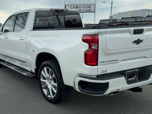 Used 2022 Chevrolet Silverado 1500 High Country w/ High Country Premium Package AWD/4WD image 5